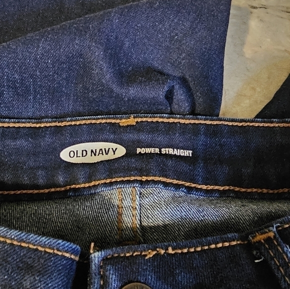 Old Navy Power Straight Mid Rise Darkwash Jeans NWOT 2 - Picture 4 of 5